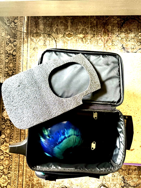 Customer Image (Unstable interior of bag and thin padding )