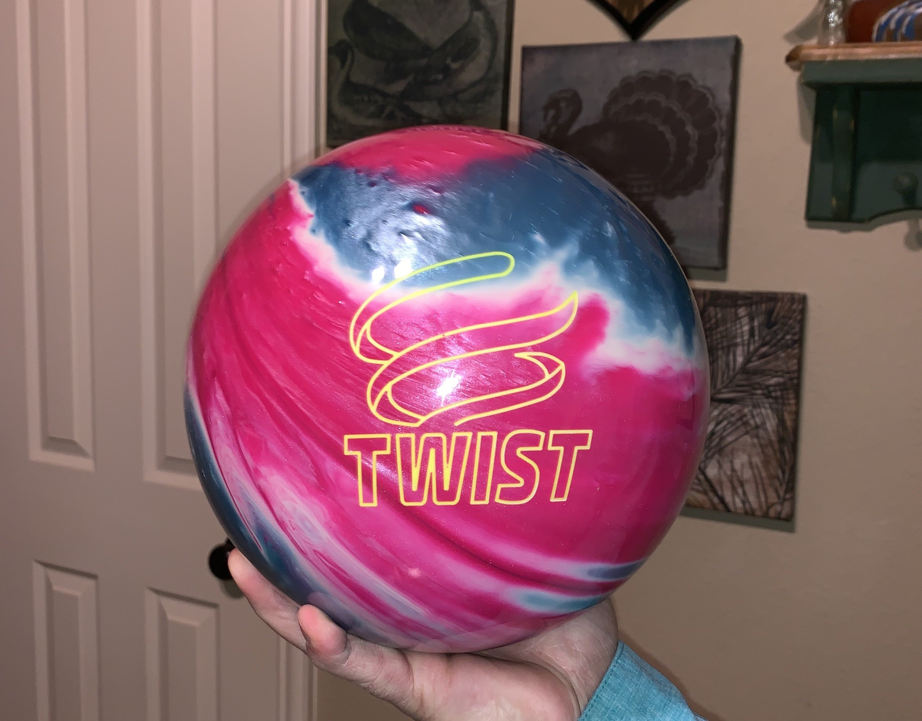 Brunswick Bowling Twist Reactive Ball 